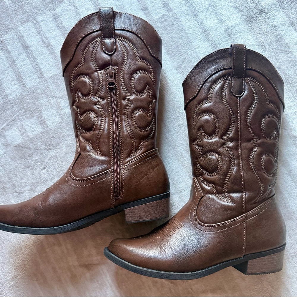 Girls Cat & Jack cowboy boots
